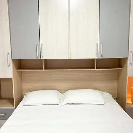 Lovely 2-bedroom Flat 1 Min Walk Appartement Golem (Tirana)